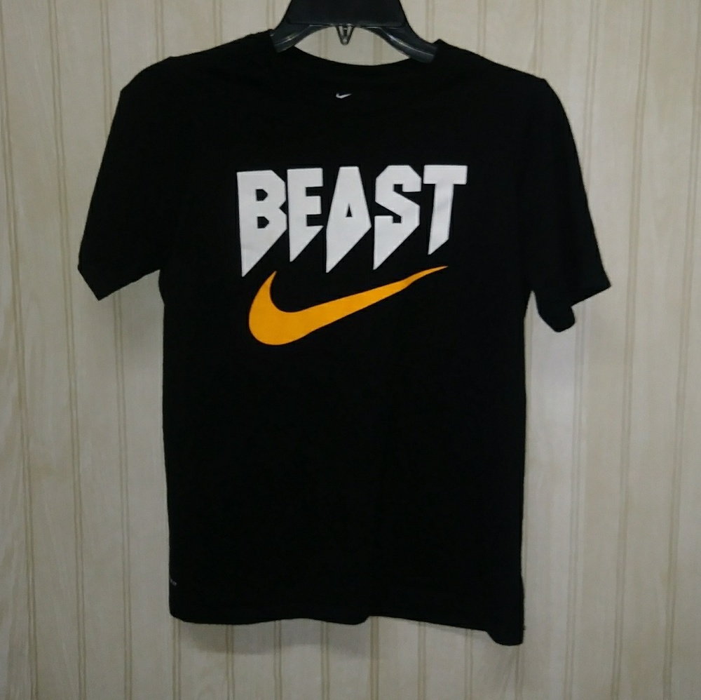 Boys nike Dri-fit NWOT shirt.